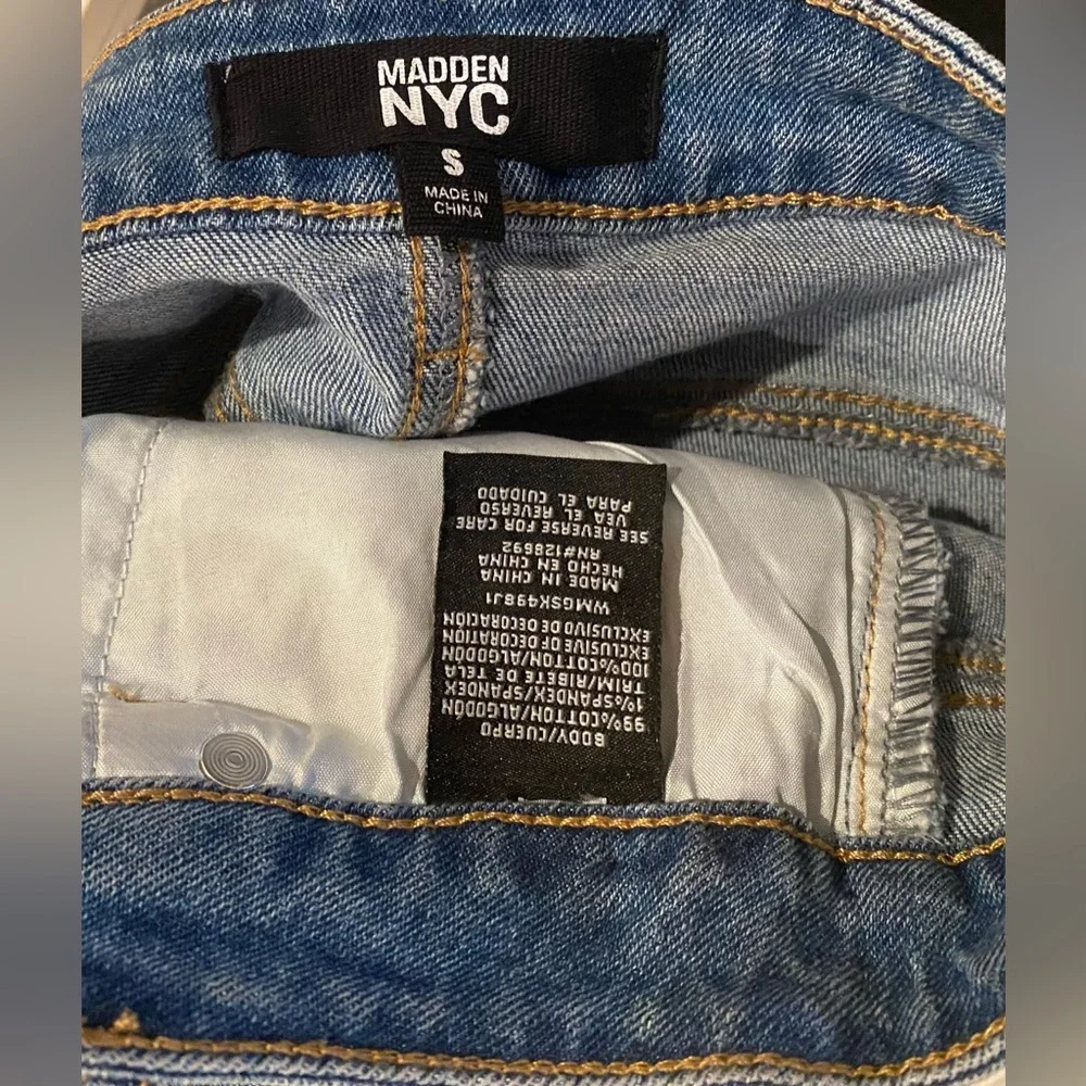 Madden NYC Blue Denim Mini Skirt With White Cotton Eyelet Lace Trim - Size S - Picture 8 of 12